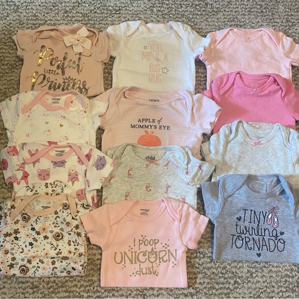 Bundle of 12 Carters/Gerber 0-3 months onsies